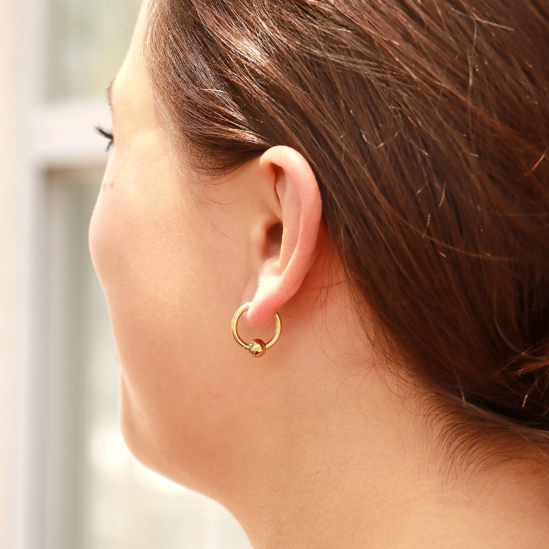 Huggie hoop Oorbellen - By Moona